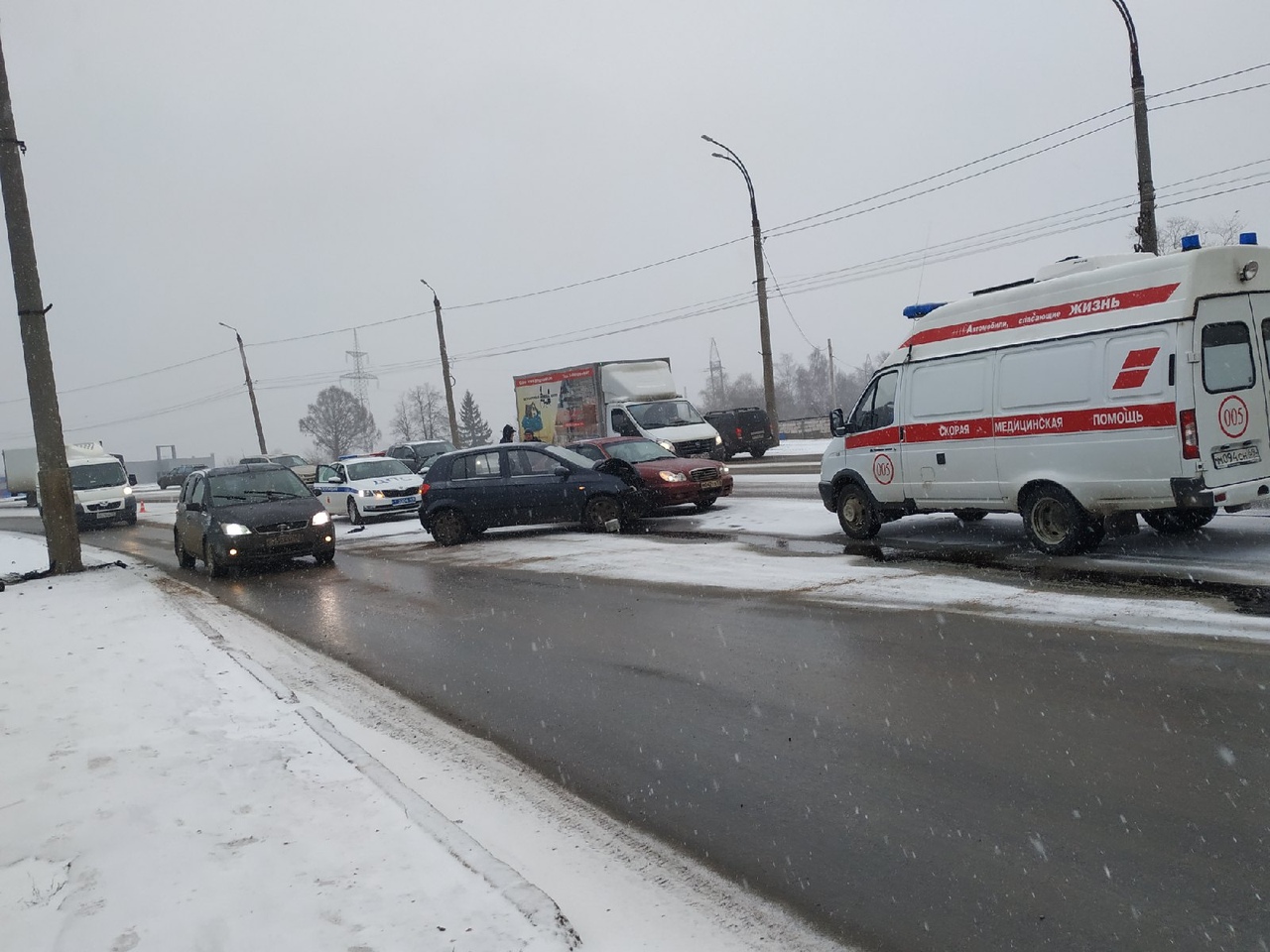 На Восточном мосту в Твери собирается пробка из-за аварии