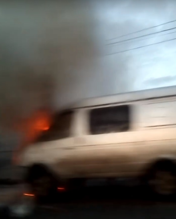В Тверской области горящая «газель» попала на видео В Тверской области горящая «газель» попала на видео
