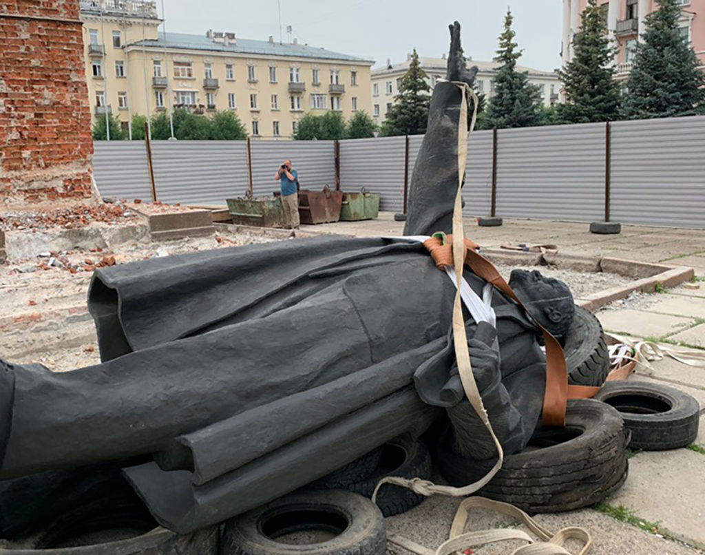 Памятник Ленину уберут из сквера в Тверской области