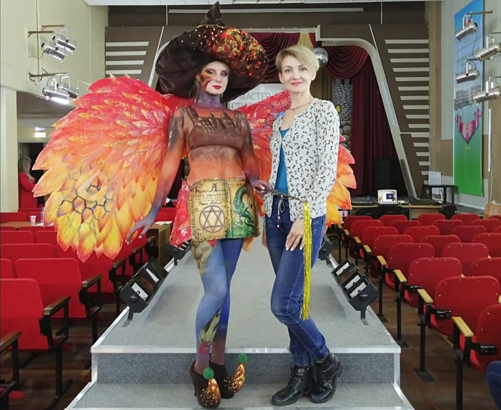 Мастера стиля показали свою фантазию на конкурсе в Твери Мастера стиля показали свою фантазию на конкурсе в Твери