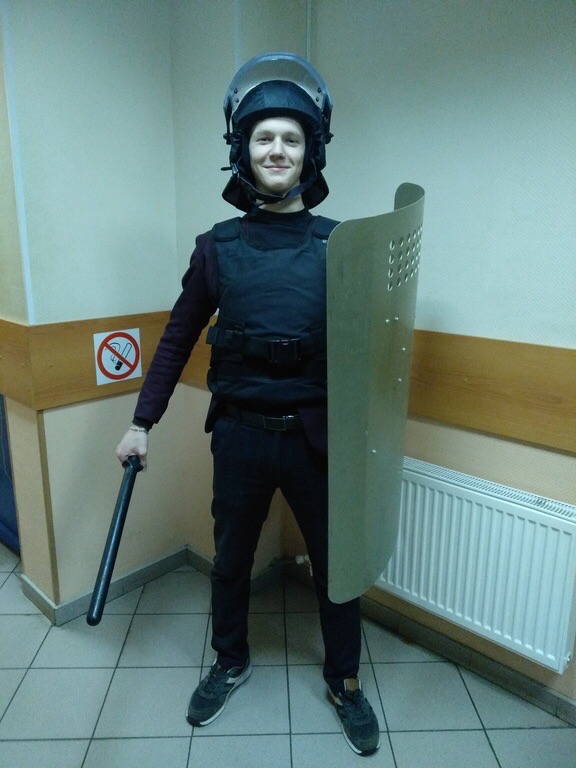 Тверские старшеклассники надели амуницию сотрудников МВД