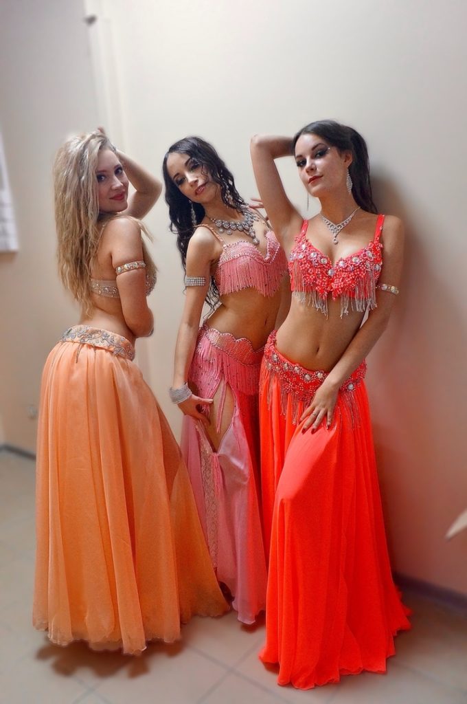 Тверские танцовщицы привезли кубок из Старицы Тверские танцовщицы привезли кубок из Старицы