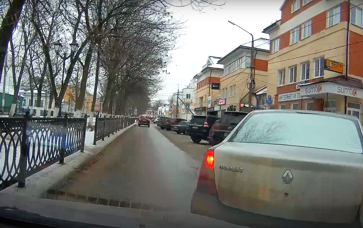 Самый вежливый водитель найден в Твери: в опасной ситуации мужчина не дрогнул Самый вежливый водитель найден в Твери: в опасной ситуации мужчина не дрогнул