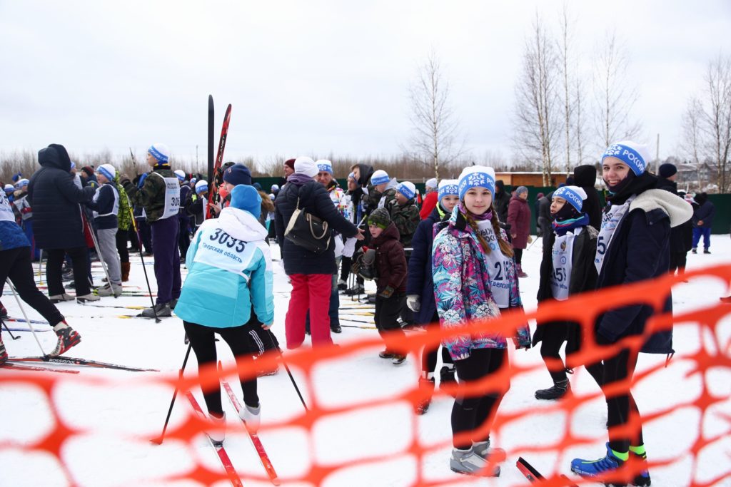 На старт Лыжни России в Тверской области вышли взрослые и дети