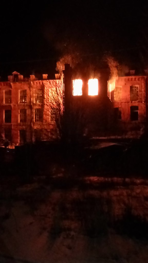 В Тверской области загорелась историческая мануфактура