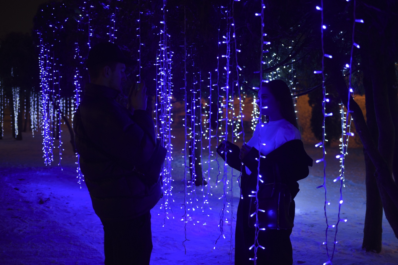 Жители и гости города спешат сфотографироваться с тверской "Эйвой"