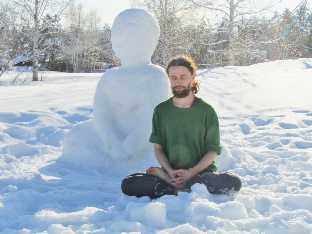 Житель Твери провел на улице медитацию с Буддой