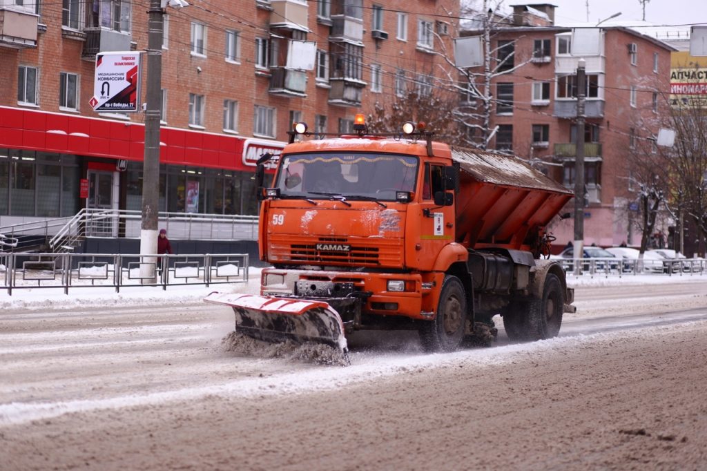 На расчистку дорог Тверской области вышло 250 единиц техники На расчистку дорог Тверской области вышло 250 единиц техники