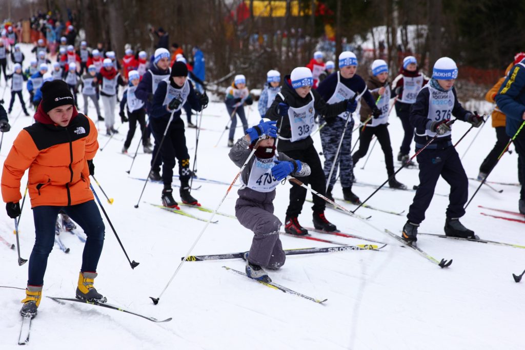 На старт Лыжни России в Тверской области вышли взрослые и дети