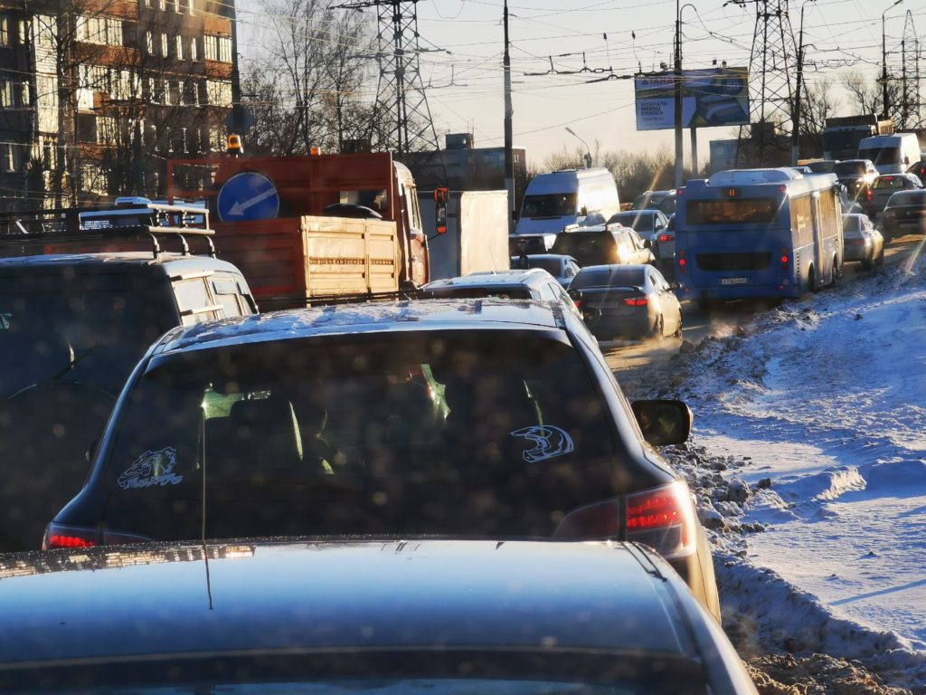 Авария на Волоколамском проспекте спровоцировала автомобильную пробку в Твери