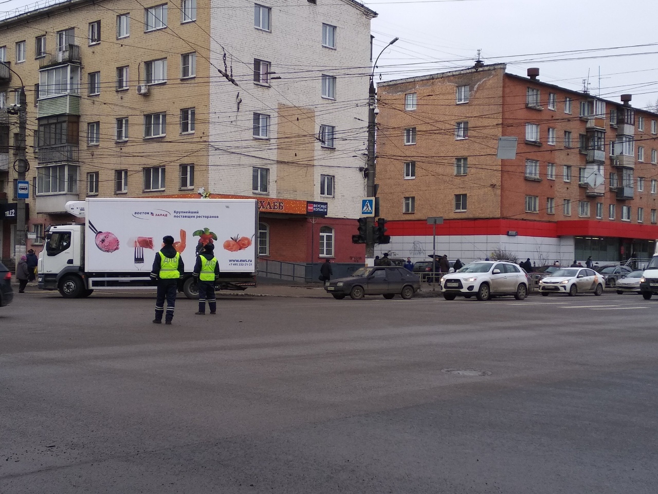 В Твери на оживленном перекрестке не работает светофор