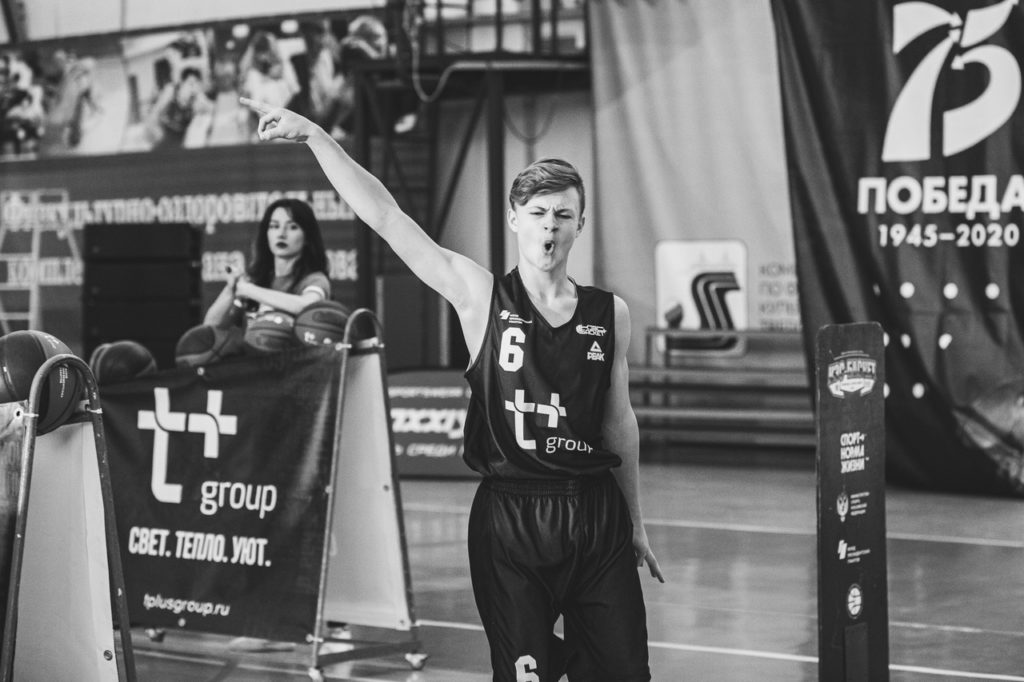 Олимпийская чемпионка Светлана Антипова и воины-афганцы вручили медали победителям «КЭС-БАСКЕТ» в Твери Олимпийская чемпионка Светлана Антипова и воины-афганцы вручили медали победителям «КЭС-БАСКЕТ» в Твери