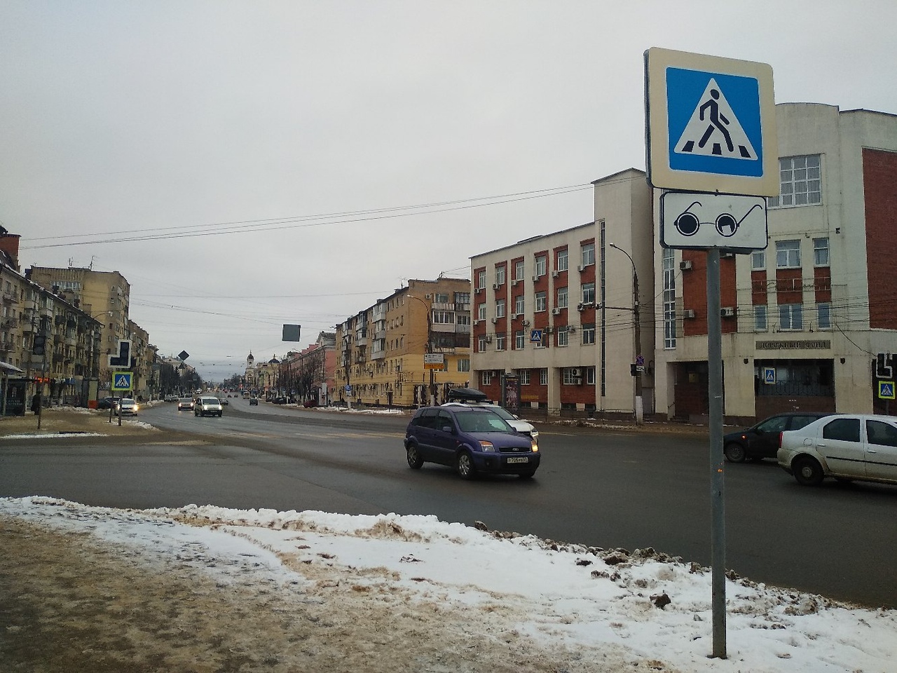На оживленном перекрестке в центре Твери не работает светофор На оживленном перекрестке в центре Твери не работает светофор