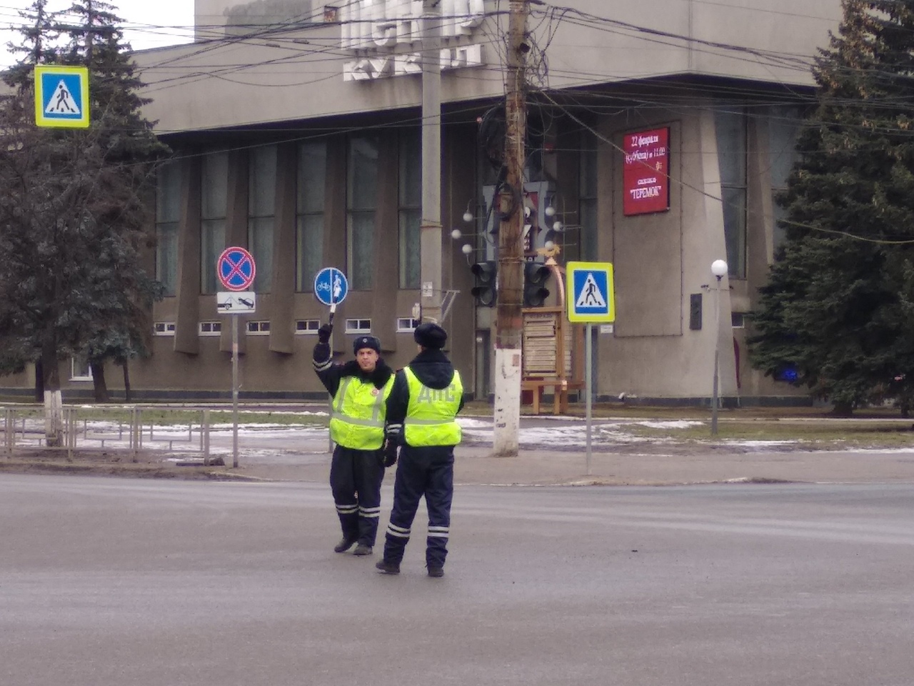В Твери на оживленном перекрестке не работает светофор В Твери на оживленном перекрестке не работает светофор