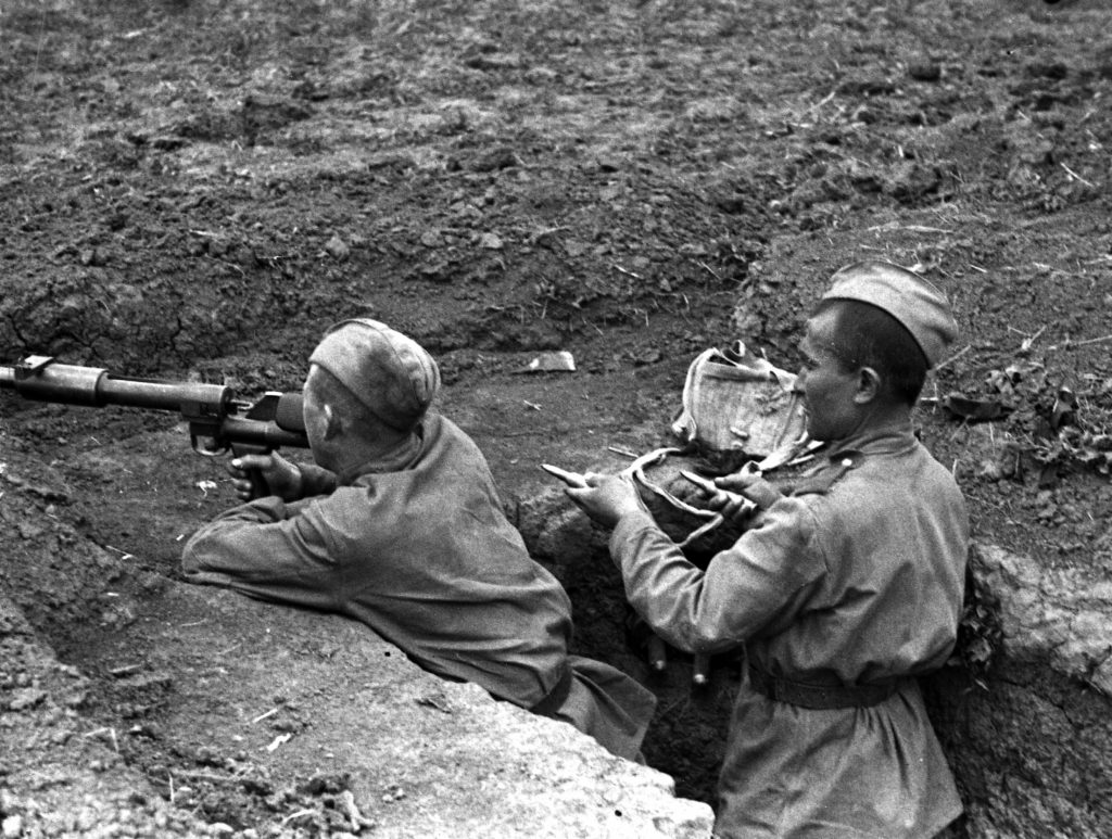 В Твери представлены уникальные снимки времен Великой Отечественной войны В Твери представлены уникальные снимки времен Великой Отечественной войны