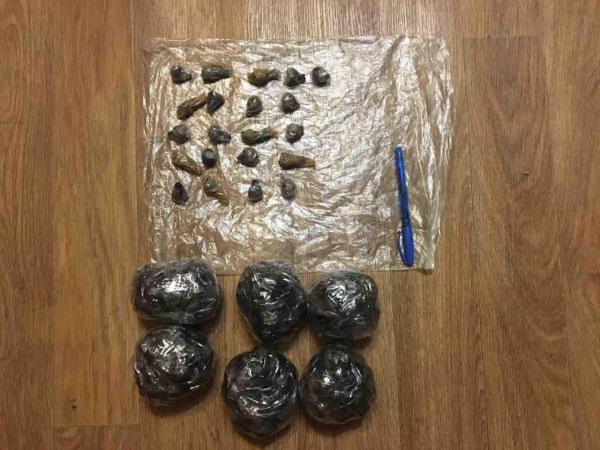 В Твери задержали наркосбытчиков с 339 свёртками наркотиков