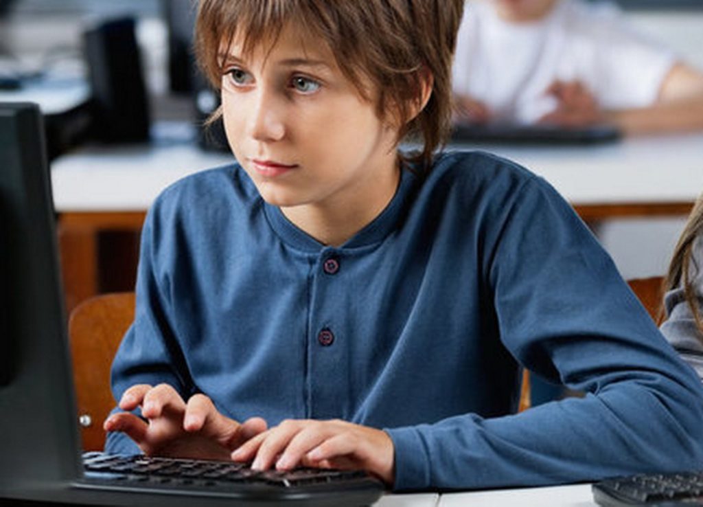 Тверской Дворец творчества детей и молодежи перешел на дистанционное обучение Тверской Дворец творчества детей и молодежи перешел на дистанционное обучение