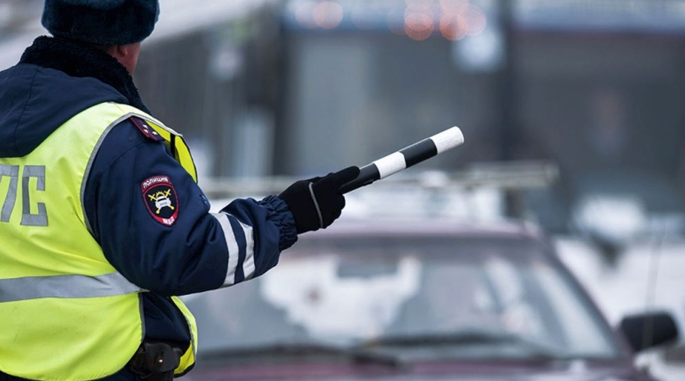 В Твери ГИБДД массово проверяет автобусы В Твери ГИБДД массово проверяет автобусы