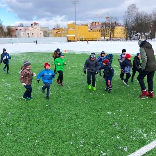 Юные тверские футболисты продолжают тренировки на природе Юные тверские футболисты продолжают тренировки на природе