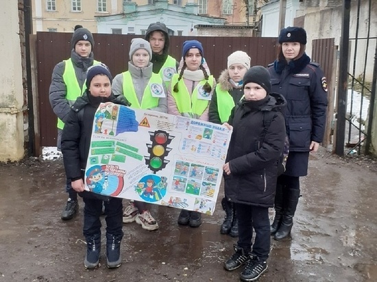 В Тверской области на дороги вышли несовершеннолетние инспекторы ГИБДД В Тверской области на дороги вышли несовершеннолетние инспекторы ГИБДД