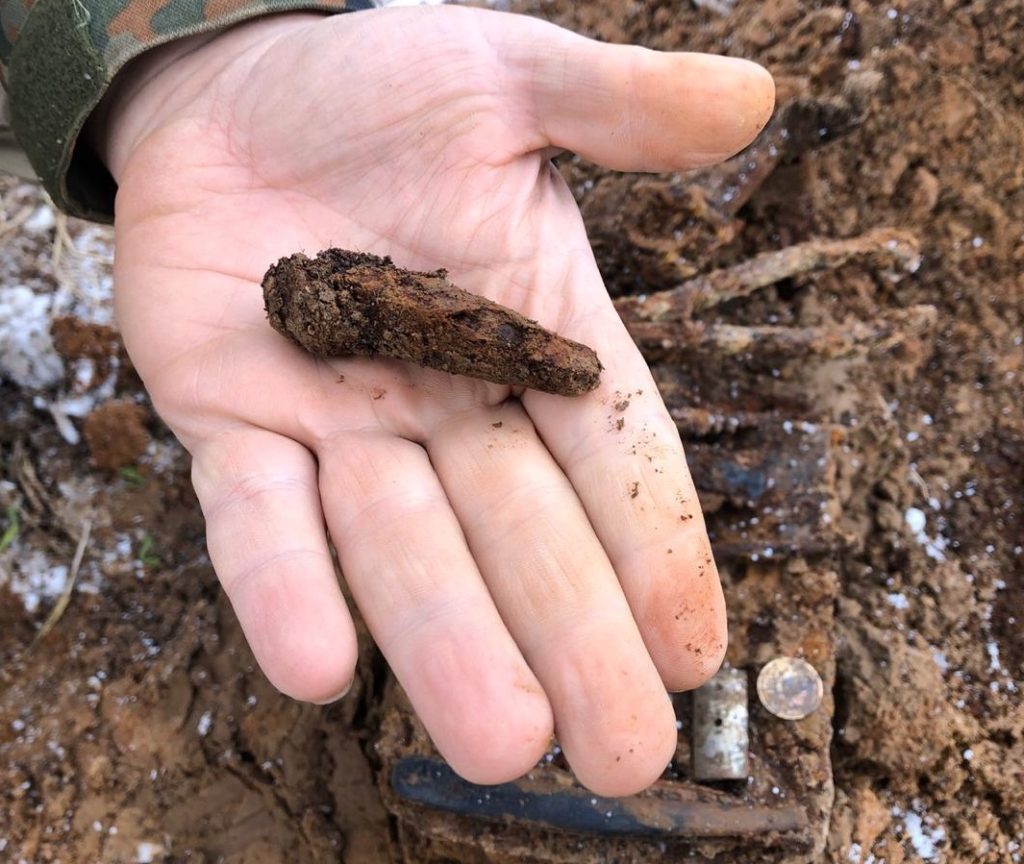 Поисковики установили личность найденого в Тверской области солдата