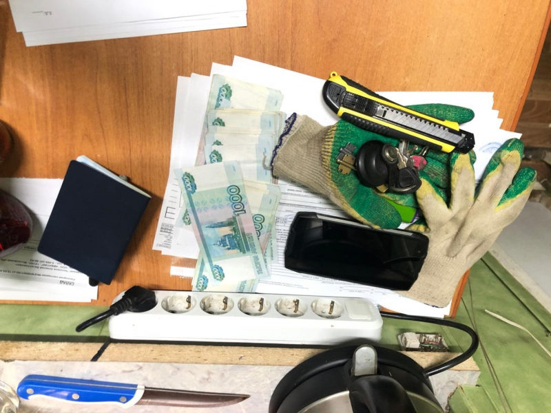 В Твери нашли склад с 400 литрами поддельного алкоголя