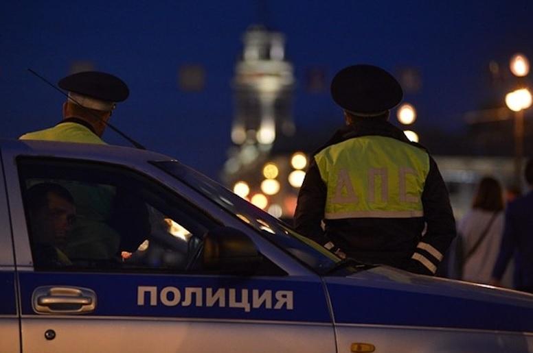 Женщина в Твери нарушила ПДД, отказалась подчиниться и сбила инспектора Женщина в Твери нарушила ПДД, отказалась подчиниться и сбила инспектора