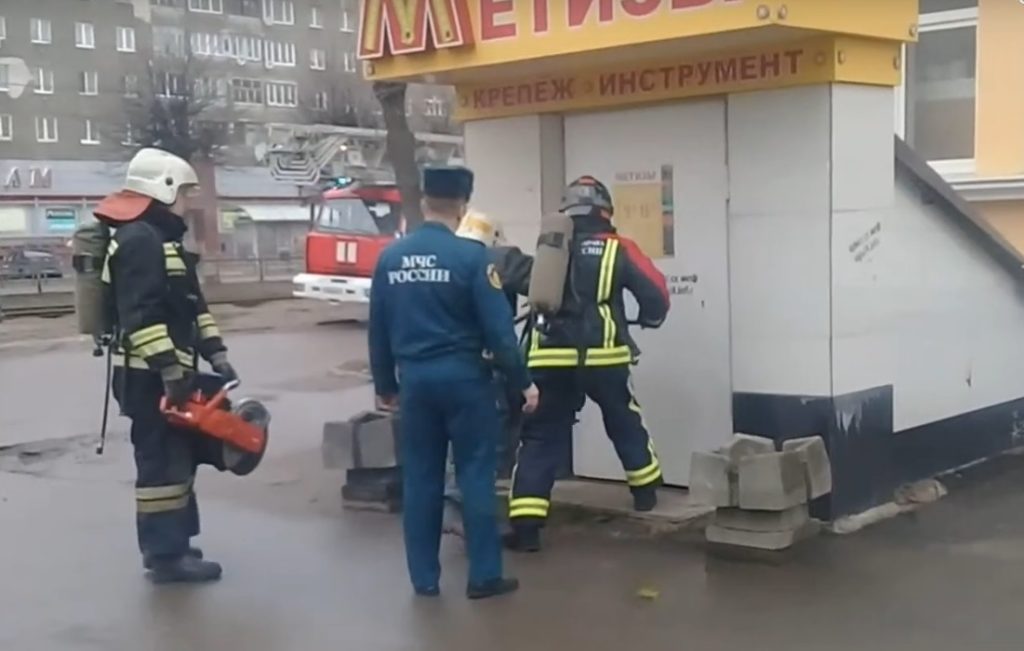 В Тверской области несколько бригад пожарной части тушили сильный пожар