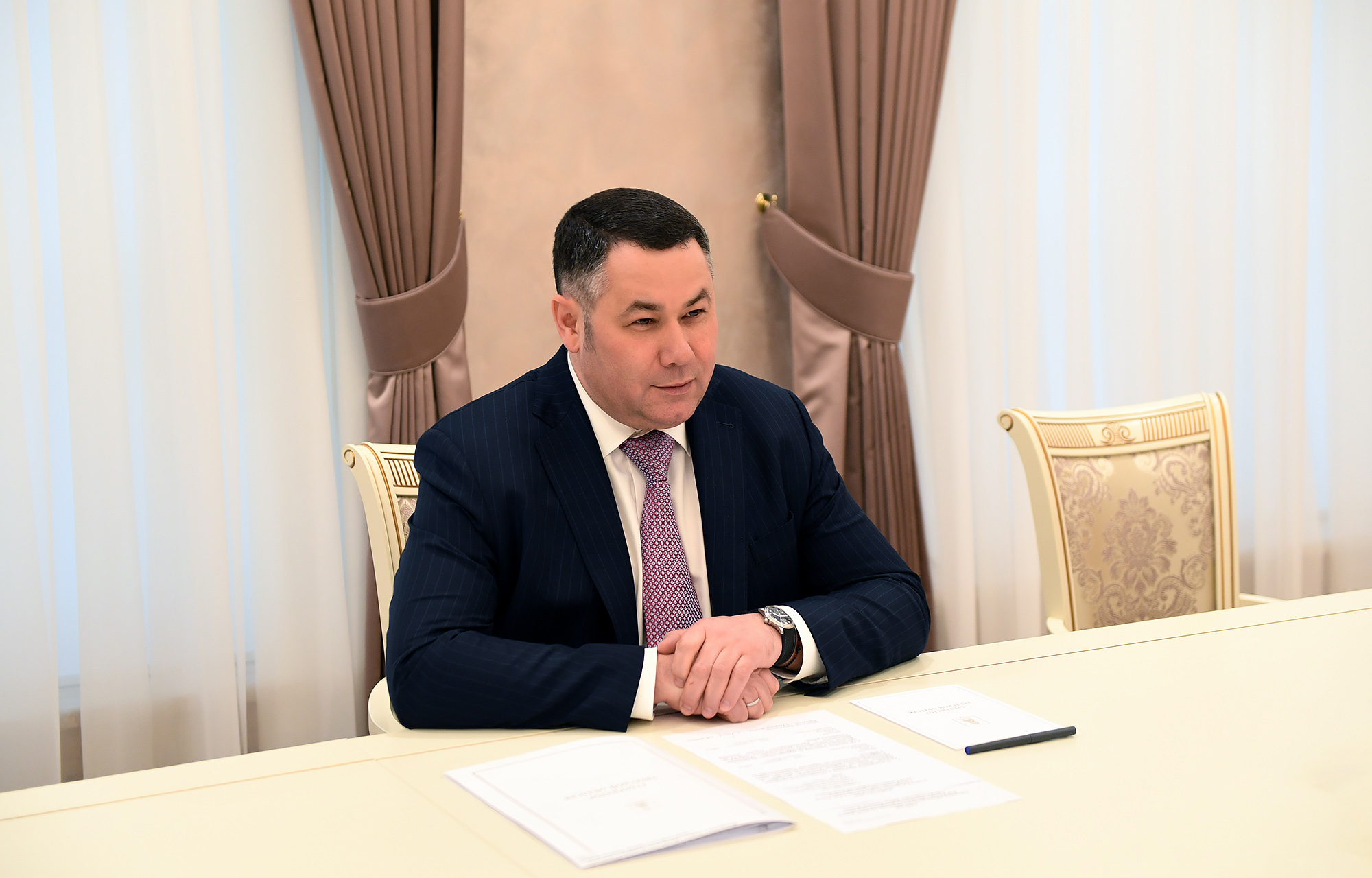 Игорь Руденя обсудил с главой Спировского района ремонт дорог, развитие туризма, лесной фонд и электросети