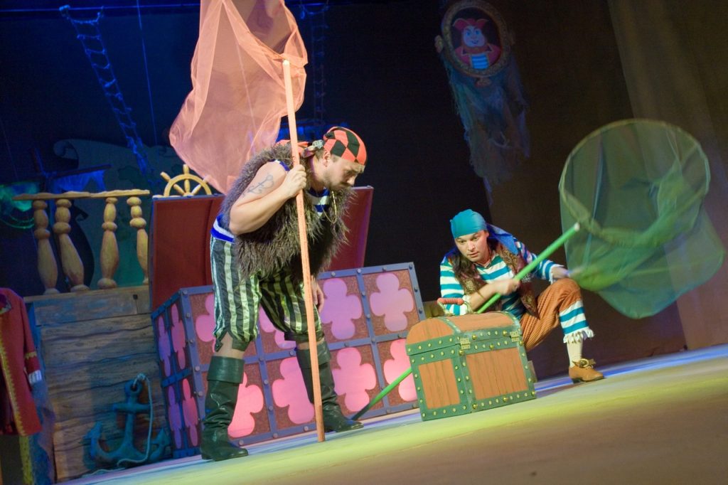 Тверской ТЮЗ приглашает на онлайн-спектакль «Маленький призрак» Тверской ТЮЗ приглашает на онлайн-спектакль «Маленький призрак»