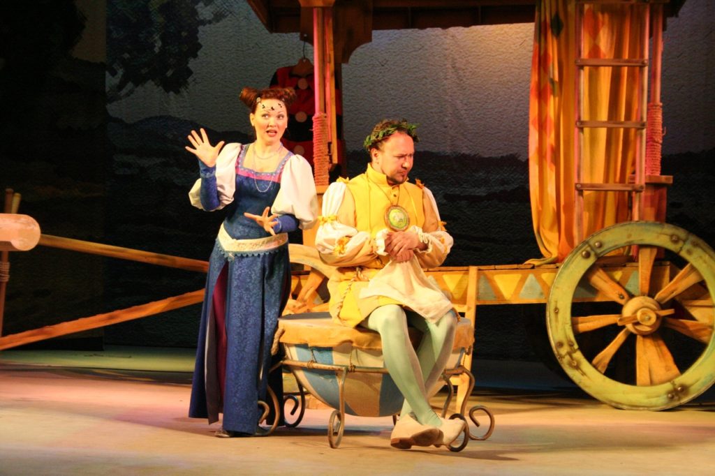 Тверской ТЮЗ предлагает смотреть спектакли, не вставая с дивана Тверской ТЮЗ предлагает смотреть спектакли, не вставая с дивана