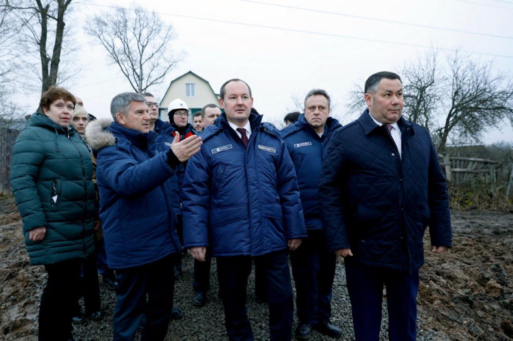 Глава «Россетей» Павел Ливинский и губернатор Тверской области Игорь Руденя проинспектировали выполнение работ по реконструкции электросетевых объектов региона Глава «Россетей» Павел Ливинский и губернатор Тверской области Игорь Руденя проинспектировали выполнение работ по реконструкции электросетевых объектов региона