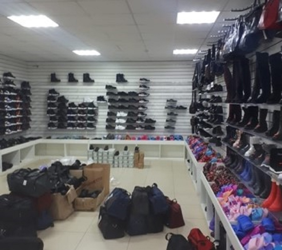 В Твери обнаружили магазин с контрафактной одеждой и обувью В Твери обнаружили магазин с контрафактной одеждой и обувью