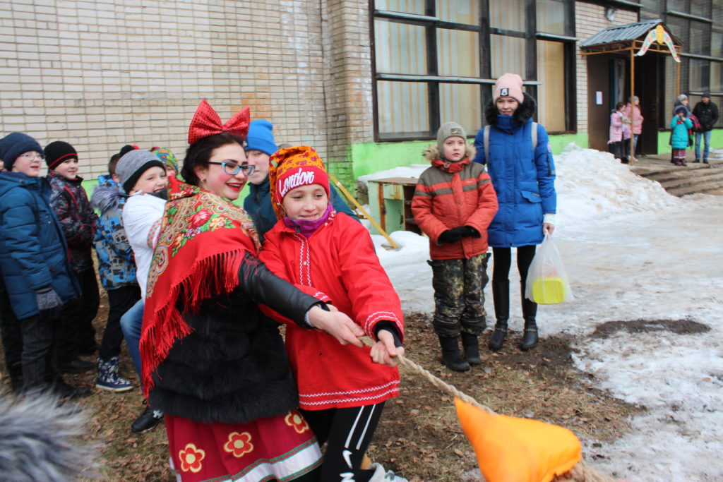 Юнкоры из Вышнего Волочка сняли репортаж про Масленицу