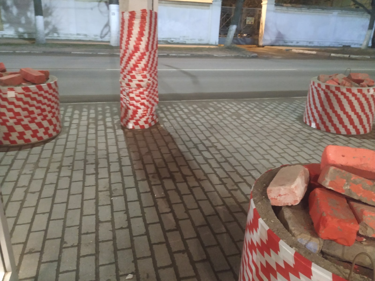 В необычный арт-объект превратили площадку перед бутиком в Твери