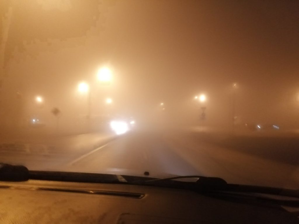 На трассы в Тверской области опустился супер густой туман На трассы в Тверской области опустился супер густой туман