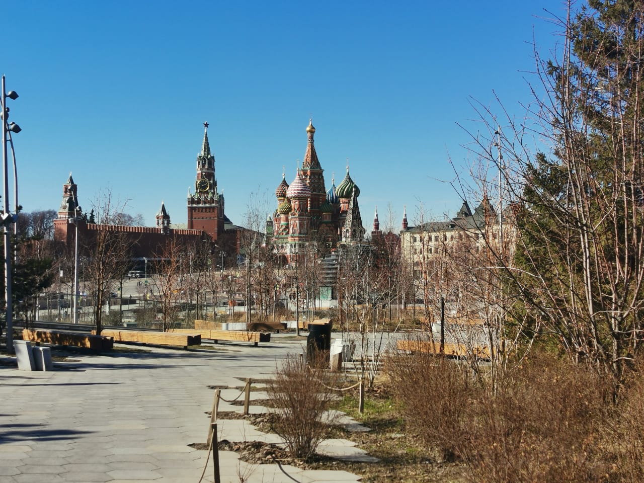 Мэр Москвы попросил не ездить в Москву