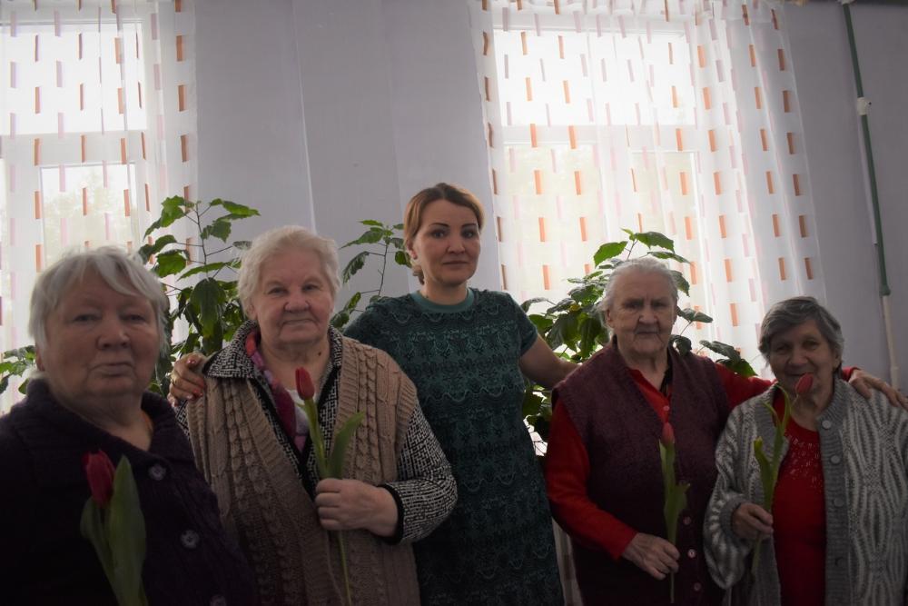 В Тверской области устроили праздничный концерт для жительниц дома-интерната