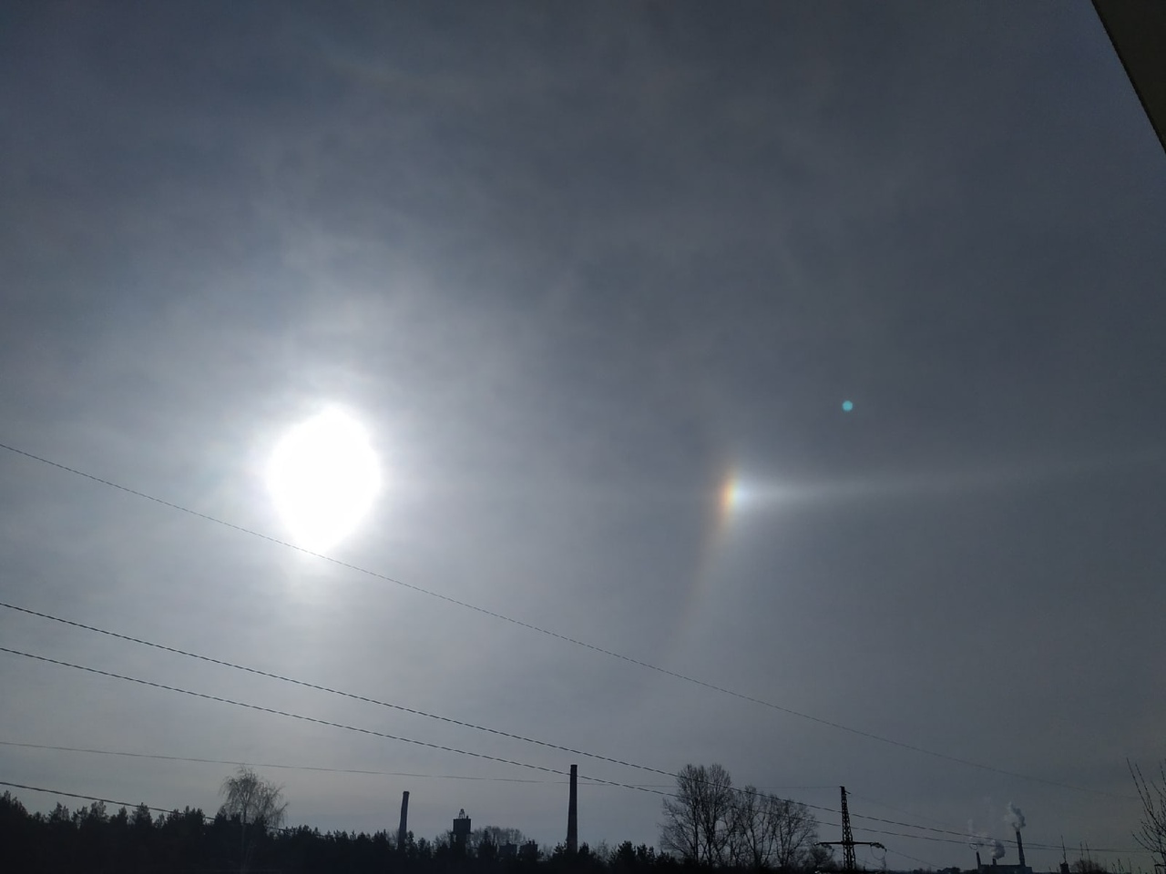В небе над Тверью появилось необычное атмосферное явление