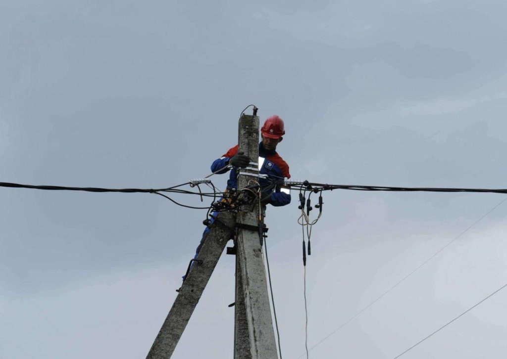 Тверские энергетики усиливают группировку сил и средств в наиболее пострадавших от стихии районах