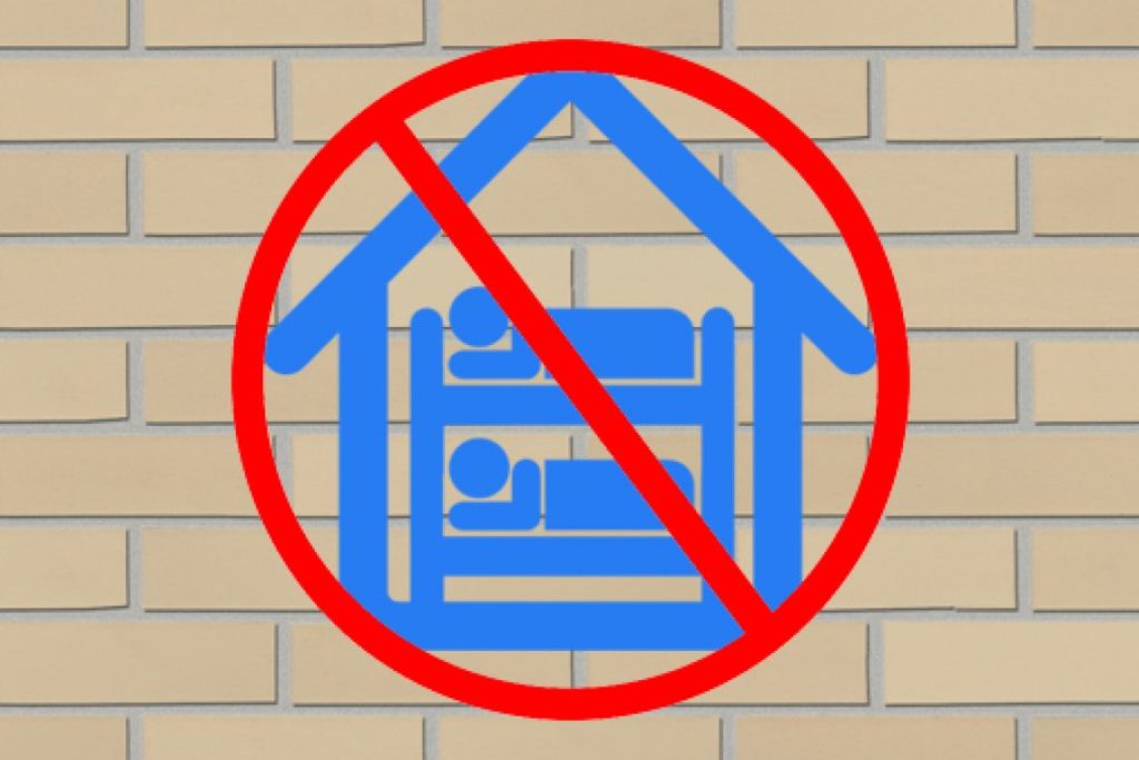 Незаконную гостиницу в многоквартирном доме прикрыли в Твери