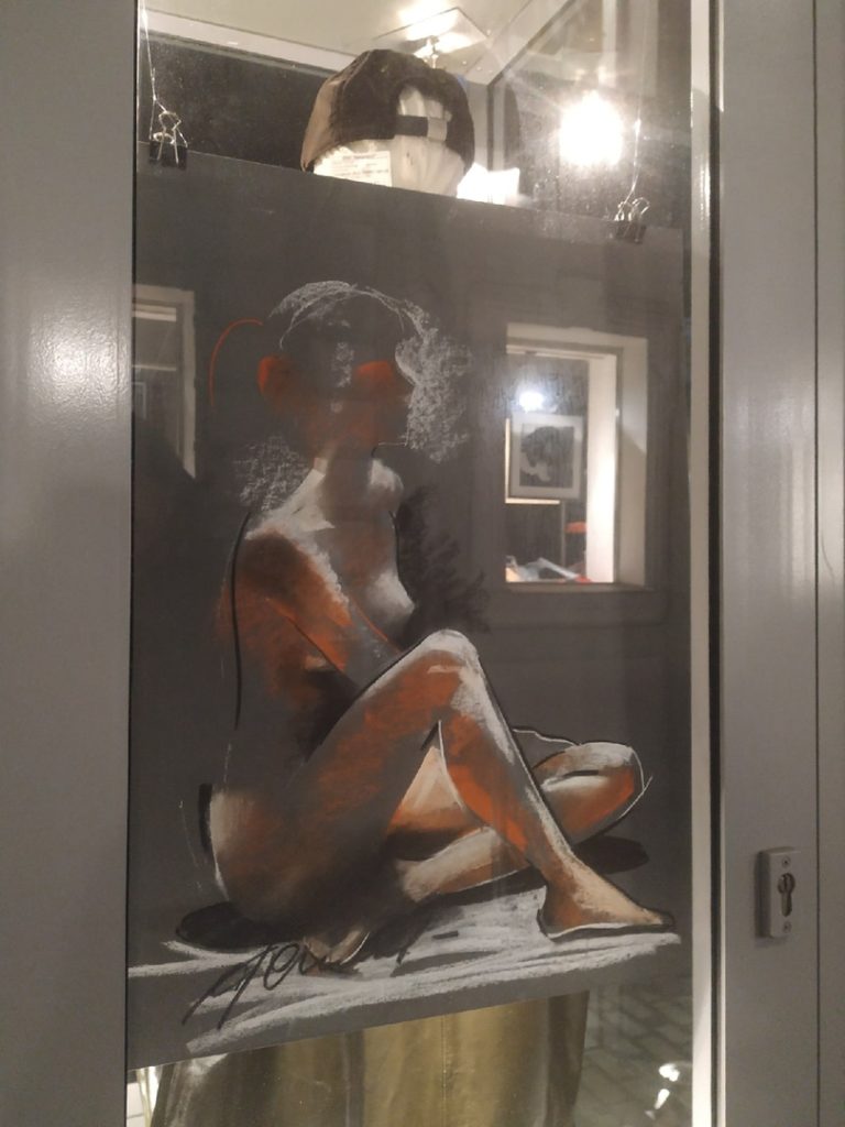 В необычный арт-объект превратили площадку перед бутиком в Твери В необычный арт-объект превратили площадку перед бутиком в Твери