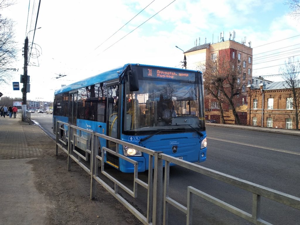 С 1 марта автобусы новой транспортной системы Твери начали принимать социальную карту