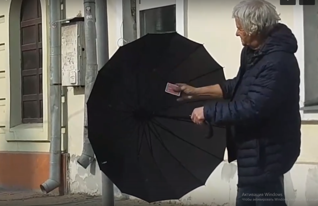 Матёрый фокусник порадовал жителей Твери своим искусством