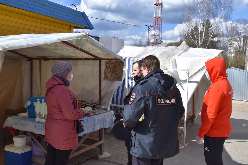 В Конаковском районе активисты и полиция проверяли, как граждане соблюдают режим самоизоляции В Конаковском районе активисты и полиция проверяли, как граждане соблюдают режим самоизоляции