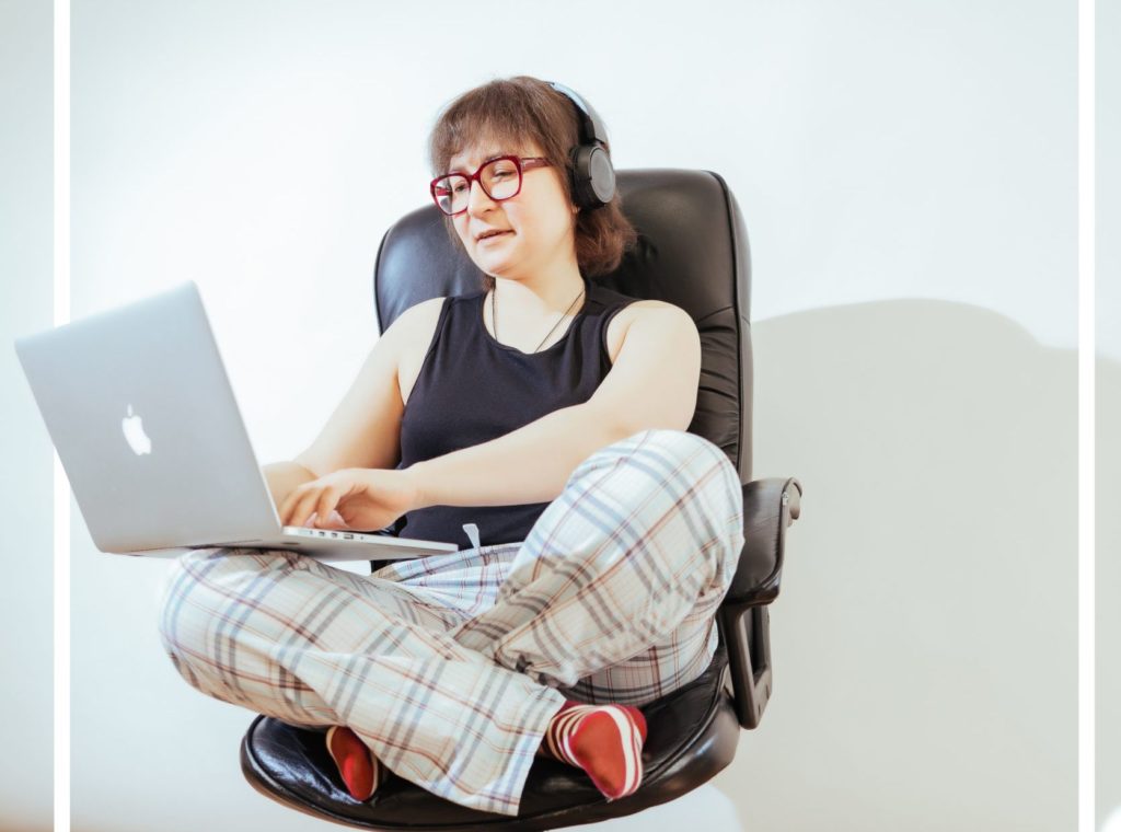 Главный редактор РИА «Верхневолжье» Юлия Овсянникова присоединилась к флешмобу #Оставайся дома Главный редактор РИА «Верхневолжье» Юлия Овсянникова присоединилась к флешмобу #Оставайся дома