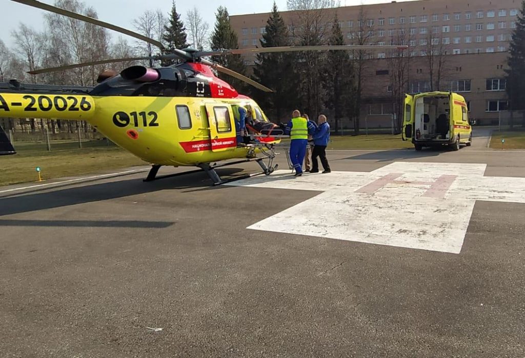 В Тверь вертолетами двое детей доставлены в больницу В Тверь вертолетами двое детей доставлены в больницу