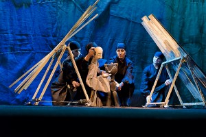 Спектакль «Журавлиные перья»: как постановка Тверского театра кукол собрала главные награды