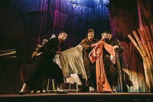 Спектакль «Журавлиные перья»: как постановка Тверского театра кукол собрала главные награды