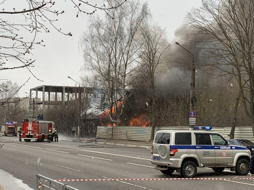 Появилось видео с пожара в Твери, где погиб мужчина